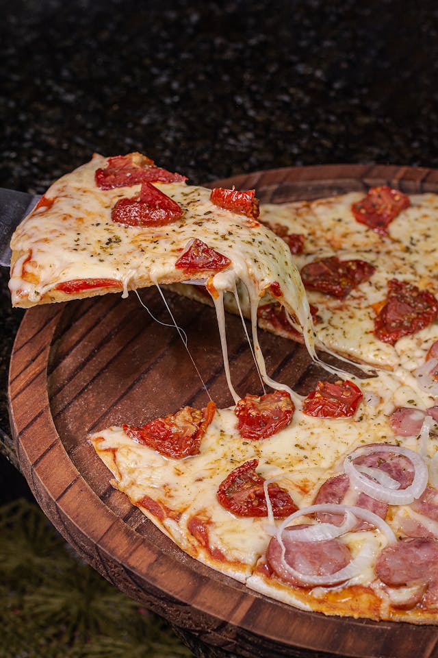 ZBB2394 Established Pizza Restaurant with good bones and potential