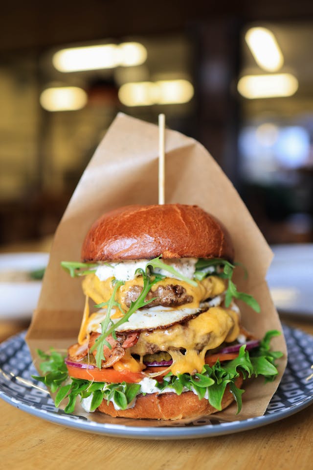 ZBB2399 Drive Thru Burger Place ,Self standing Building, good size and good profit