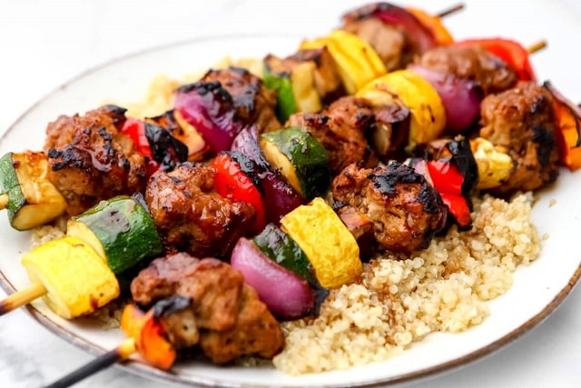 ZBB2406 Busy Greek & Fusion Food Truck Biz – Great Brand & Growth Potential