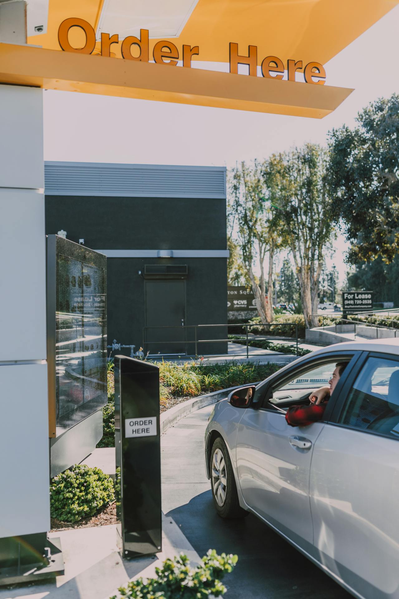 ZBB2440 PRICE REDUCTION! HIGH-REVENUE MAJOR FAST FOOD FRANCHISE IN PRIME LA COUNTY LOCATION