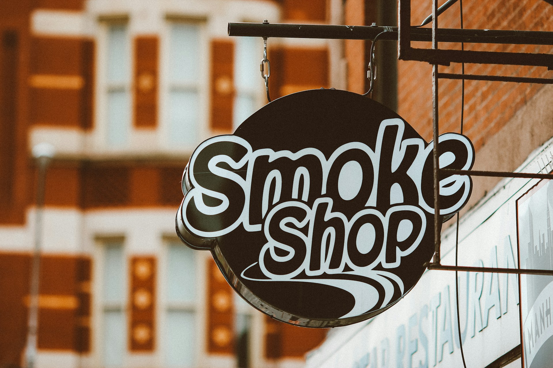 ZBB2466 Smoke Shop in a busy area High Visibility